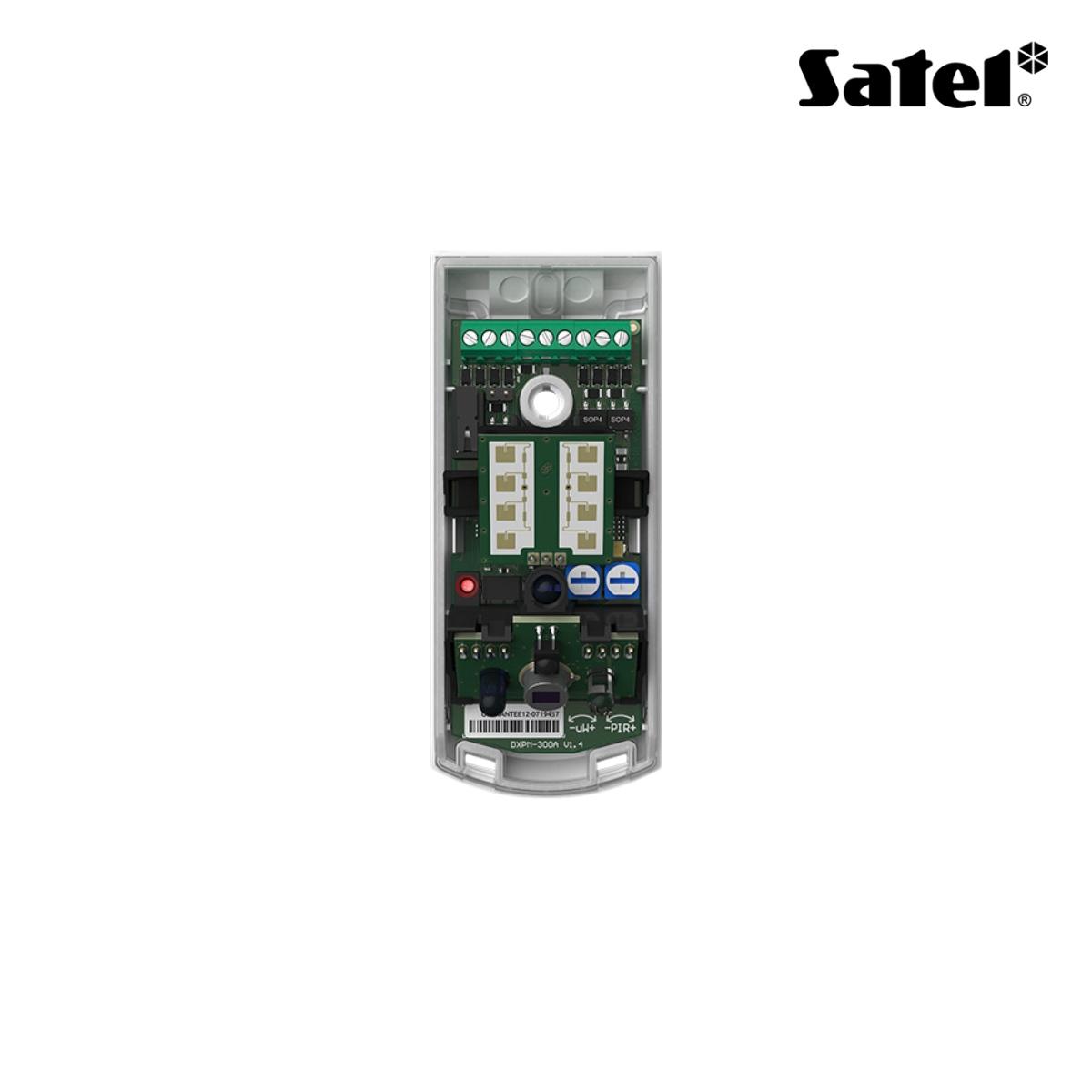 Rilevatore a tenda doppia tecnologia PIR+MW in banda K da esterno con infrarossi attivi. <br />Colore bianco, IP54, staffa ad angolo inclusa. Portata 14 m